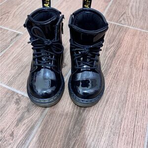 Dr. Martens Toddler 1460 Patent Leather Lace Up Boots- Black